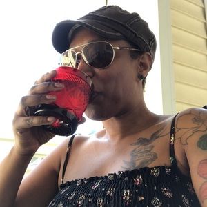 Meet your Posher, Munira